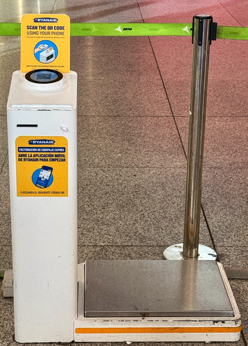Ryanair self-service check-in screens at Málaga Airport